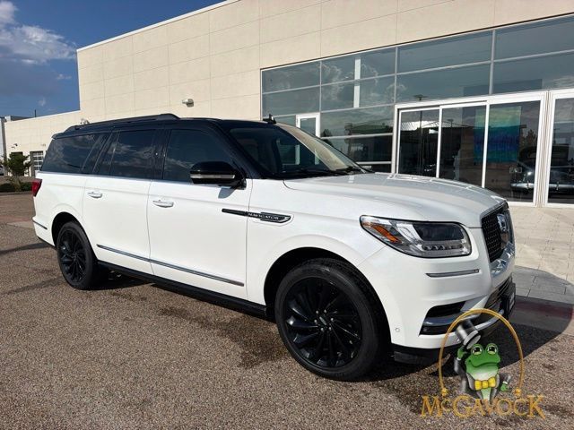 Used 2021 Lincoln Navigator L Black Label w/ Special Edition Package AWD/4WD image 3