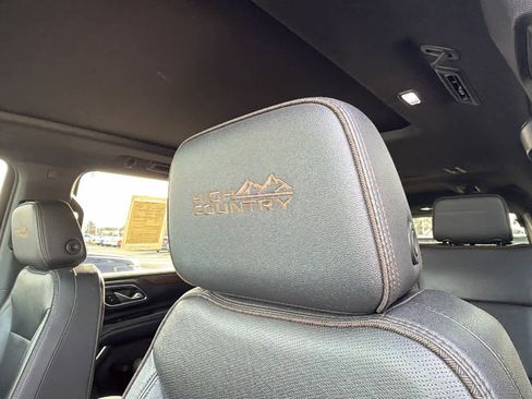 Used 2021 Chevrolet Suburban High Country image 11