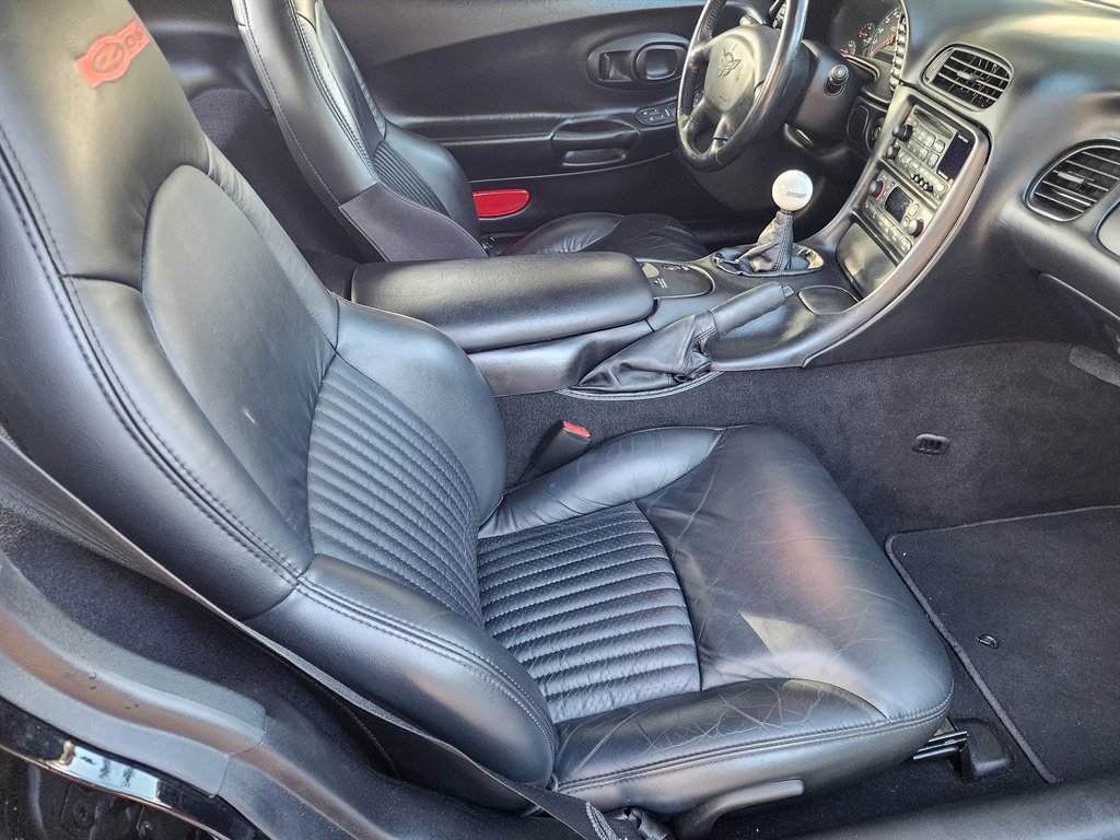 Used 2002 Chevrolet Corvette Z06 w/ Memory Pkg RWD image 17