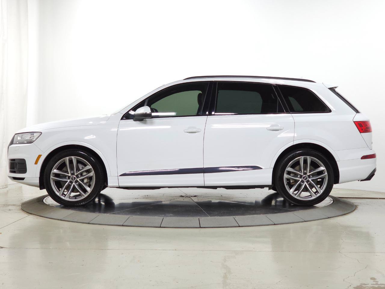Used 2018 Audi Q7 3.0T Prestige w/ Prestige Package AWD/4WD image 3