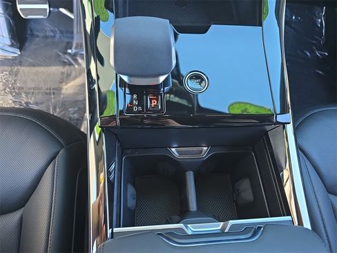 Certified 2024 Land Rover Range Rover Sport Dynamic SE image 26