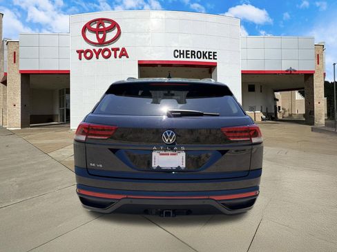 Used 2023 Volkswagen Atlas Cross Sport SE w/ Black Wheel Package FWD image 6