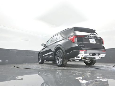 New 2026 Ford Explorer Active w/ Active Comfort Package image 29