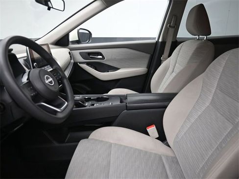 Used 2023 Nissan Rogue SV image 8