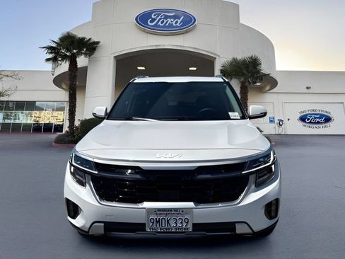 Used 2024 Kia Seltos SX w/ SX Sunroof Package AWD/4WD image 3