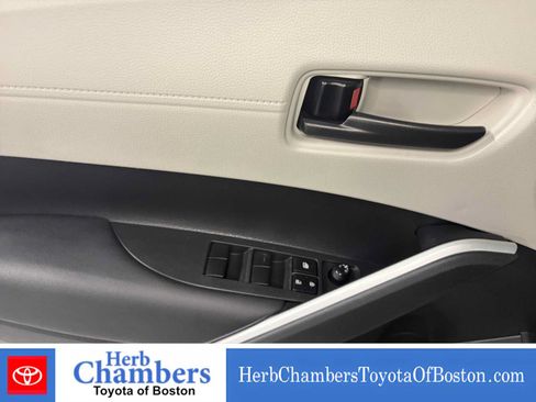 Used 2024 Toyota Corolla Cross LE w/ Moonroof Package AWD/4WD image 15