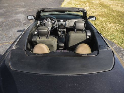 Used 2012 Chrysler 200 Touring FWD image 14