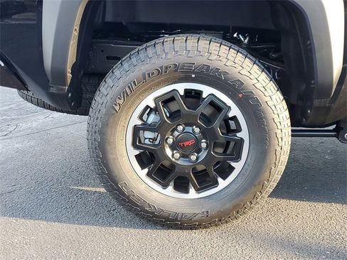 New 2025 Toyota Tacoma TRD Off-Road image 5