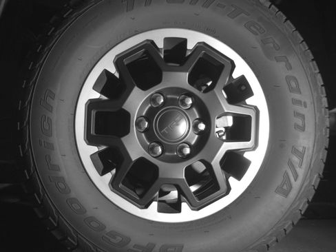 Used 2025 Toyota Tacoma TRD Off-Road AWD/4WD image 17
