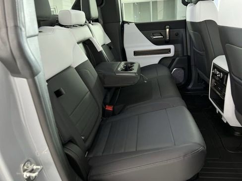 Certified 2025 GMC Hummer EV 3X w/ Battery Pack, 24 Module Pack AWD/4WD image 28