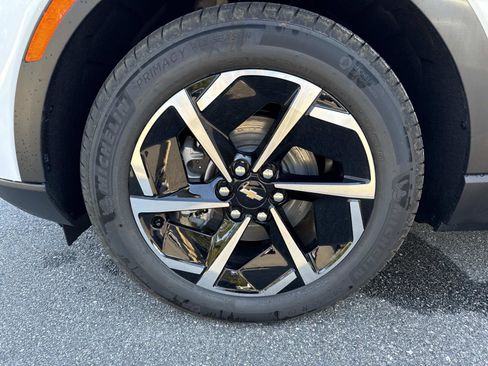 New 2026 Chevrolet Equinox EV LT image 32