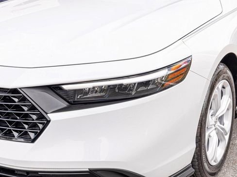 Used 2025 Honda Accord LX image 39