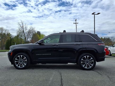 Used 2022 Jeep Grand Cherokee Overland image 2