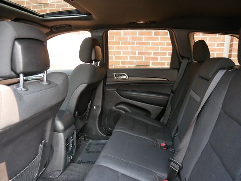 Used 2014 Jeep Grand Cherokee Laredo w/ Security & Convenience Group AWD/4WD image 10