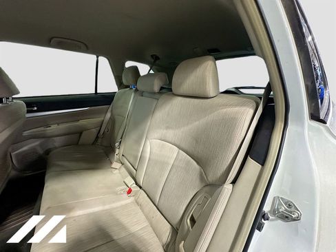 Used 2014 Subaru Outback 2.5i Premium AWD/4WD image 24