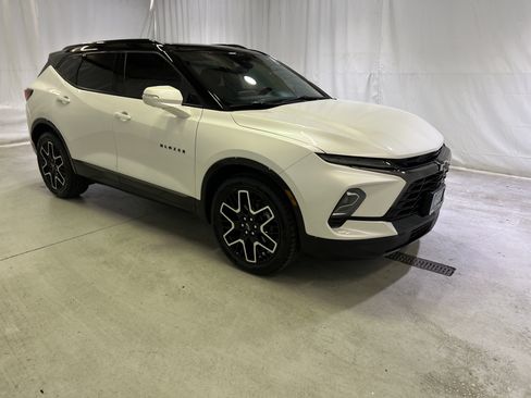 Certified 2023 Chevrolet Blazer RS w/ Driver Confidence II Package AWD/4WD image 2