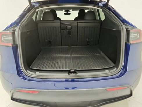 Used 2025 Tesla Model Y Long Range RWD image 45