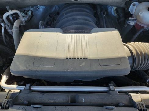 Used 2025 Chevrolet Suburban Z71 image 19