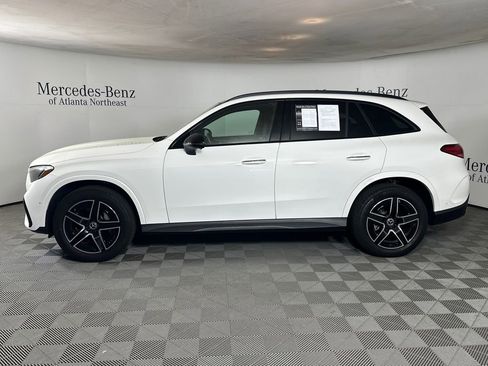Used 2025 Mercedes-Benz GLC 300 4MATIC image 4