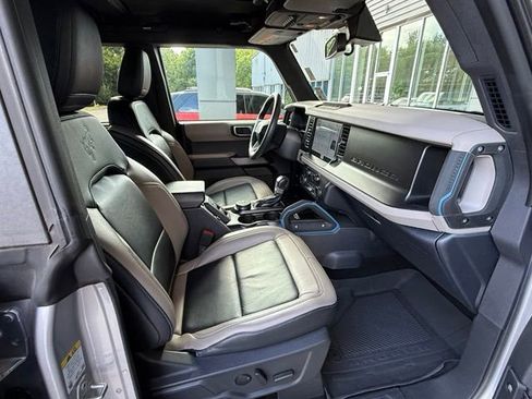 Certified 2022 Ford Bronco Wildtrak AWD/4WD image 18