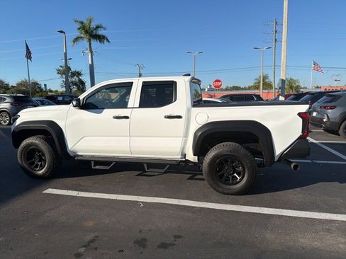 Used 2024 Toyota Tacoma SR image 14