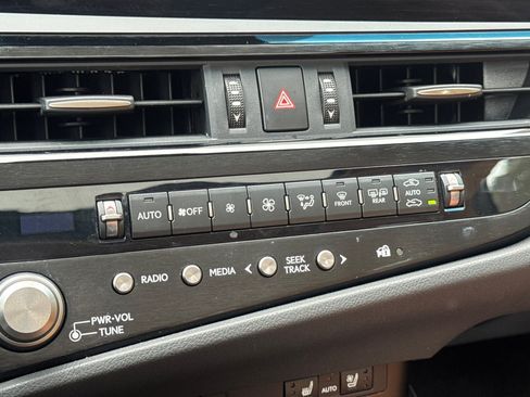 Used 2022 Lexus ES 350 w/ Premium Package FWD image 30