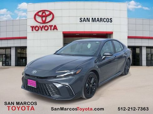 Used 2026 Toyota Camry SE w/ Convenience Package image 1