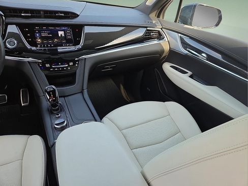 Used 2024 Cadillac XT6 Sport w/ Technology Package AWD/4WD image 13