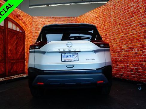 Used 2022 Nissan Rogue SV image 6