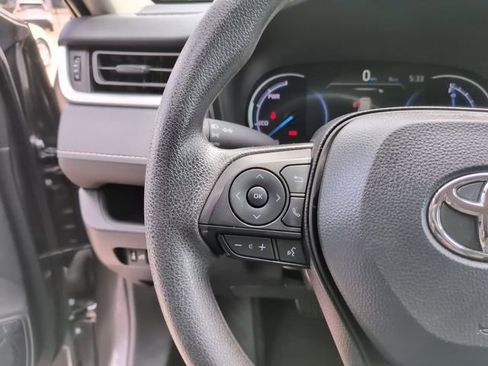 Used 2025 Toyota RAV4 XLE image 18