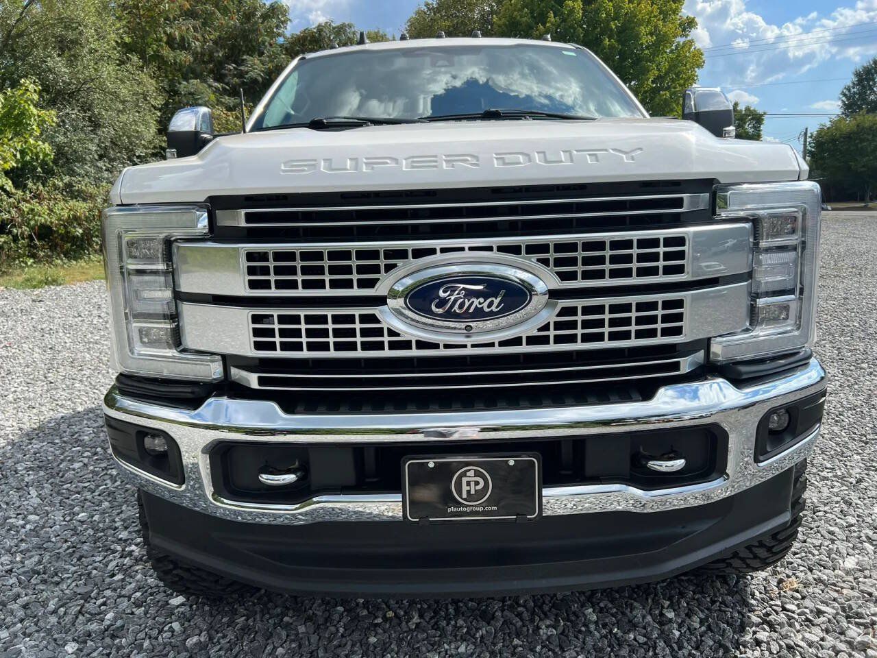 Used 2019 Ford F350 Platinum w/ Platinum Ultimate Package AWD/4WD image 2