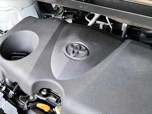 Used 2021 Toyota Sienna XSE image 32