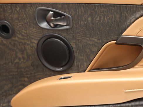 Used 2020 Aston Martin DB11 Volante RWD image 65