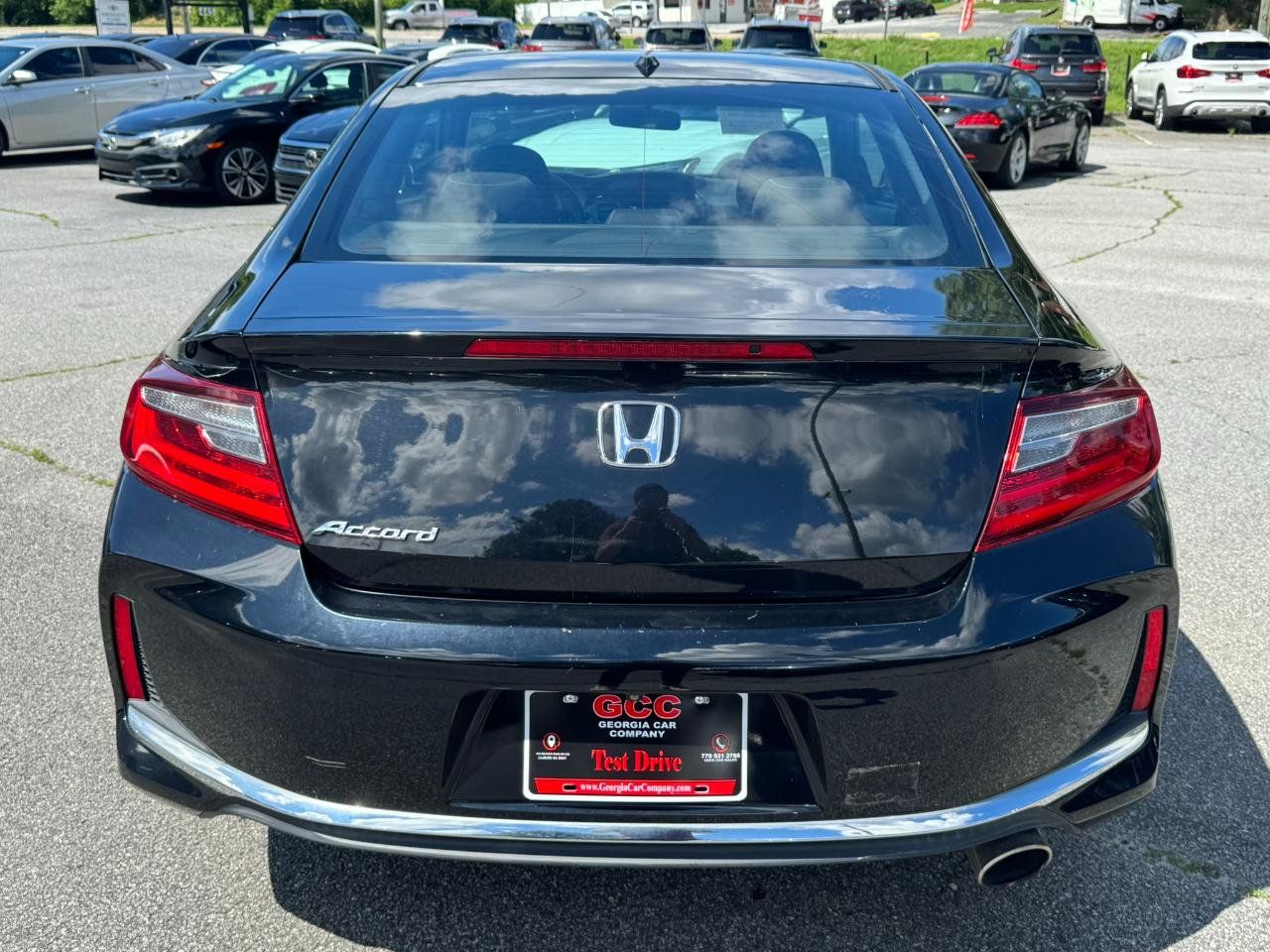 Used 2017 Honda Accord EX image 6