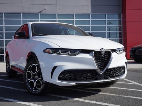 Used 2024 Alfa Romeo Tonale Ti image 2