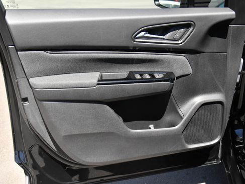 Used 2024 Honda Prologue EX image 14