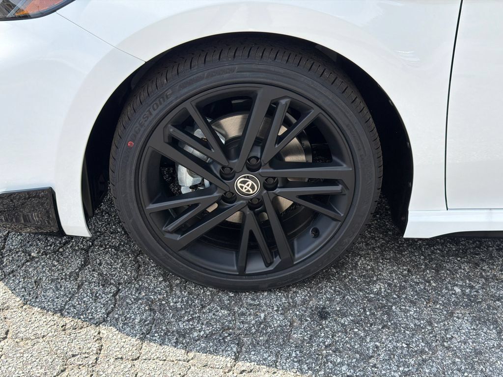 New 2026 Toyota Camry Hybrid FWD image 14