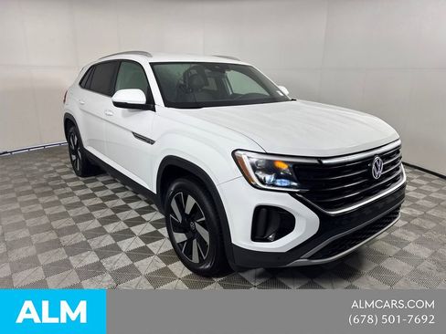 Used 2025 Volkswagen Atlas Cross Sport SE FWD image 4