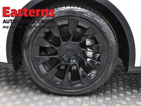 Used 2021 Tesla Model Y Long Range AWD/4WD image 26