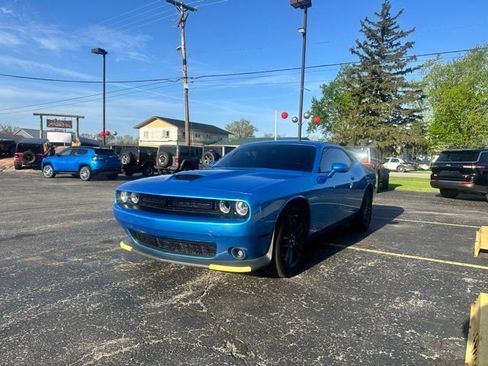 Used 2019 Dodge Challenger GT w/ Blacktop Package AWD/4WD image 3