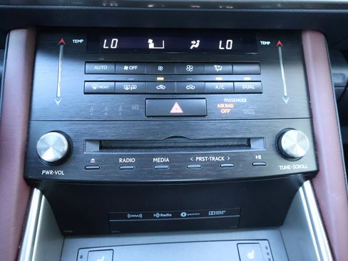 Used 2017 Lexus IS 200t image 48