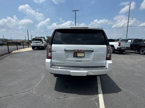 Used 2018 GMC Yukon XL Denali w/ Denali Ultimate Package AWD/4WD image 7