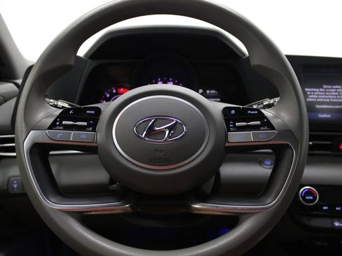 Used 2022 Hyundai Elantra SEL FWD image 30