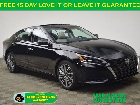 Used 2023 Nissan Altima 2.5 SL image 1