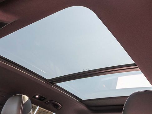 Used 2022 Volkswagen Atlas Cross Sport SEL R-Line image 26