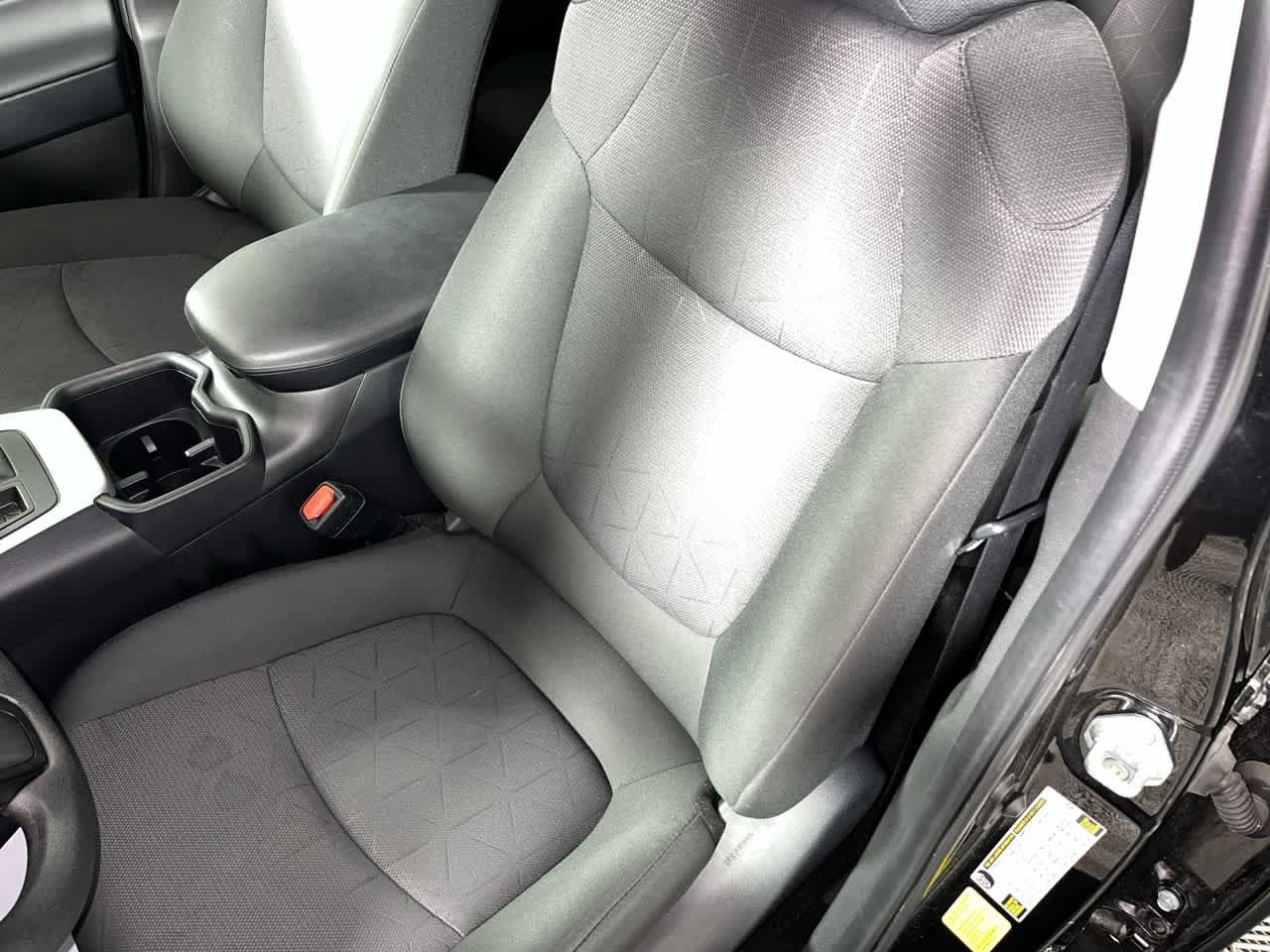 Used 2025 Toyota RAV4 XLE FWD image 15