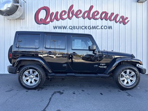 Used 2018 Jeep Wrangler Unlimited Sahara w/ Connectivity Group image 30