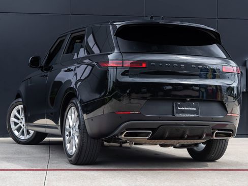 Used 2025 Land Rover Range Rover Sport SE image 6