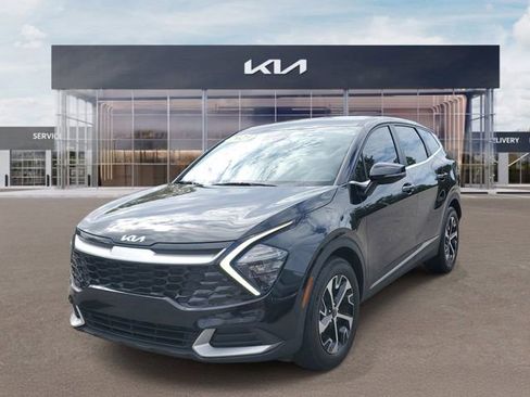 Used 2023 Kia Sportage EX FWD image 3