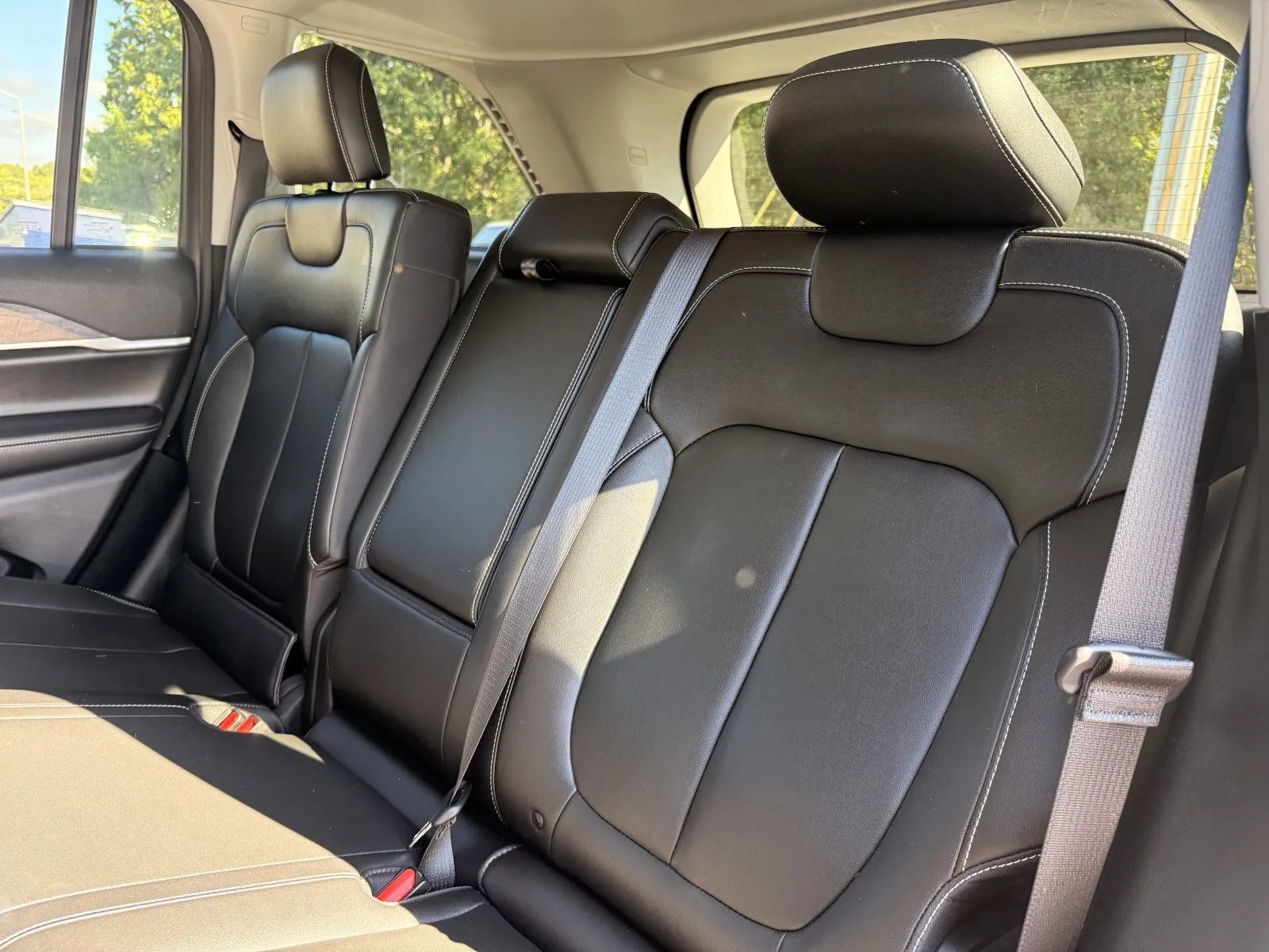 Used 2023 Jeep Grand Cherokee 4WD 4xe image 9